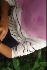 Ukhti dipaksa sepong kontol ayang di hutan Ukhti dipaksa sepong kontol ayang di hutan