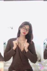 Bokep online abg kacamata sange mainin uting